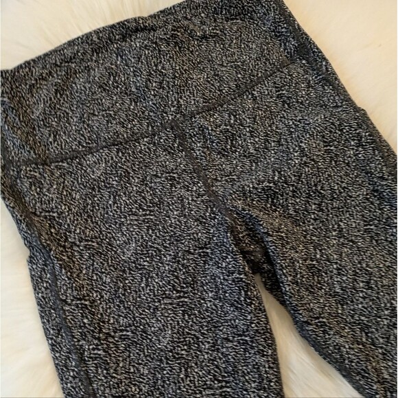 Athleta Ultimate Stash Textured 7/8 Tight Leggings Black White Pockets M Medium - Picture 6 of 7
